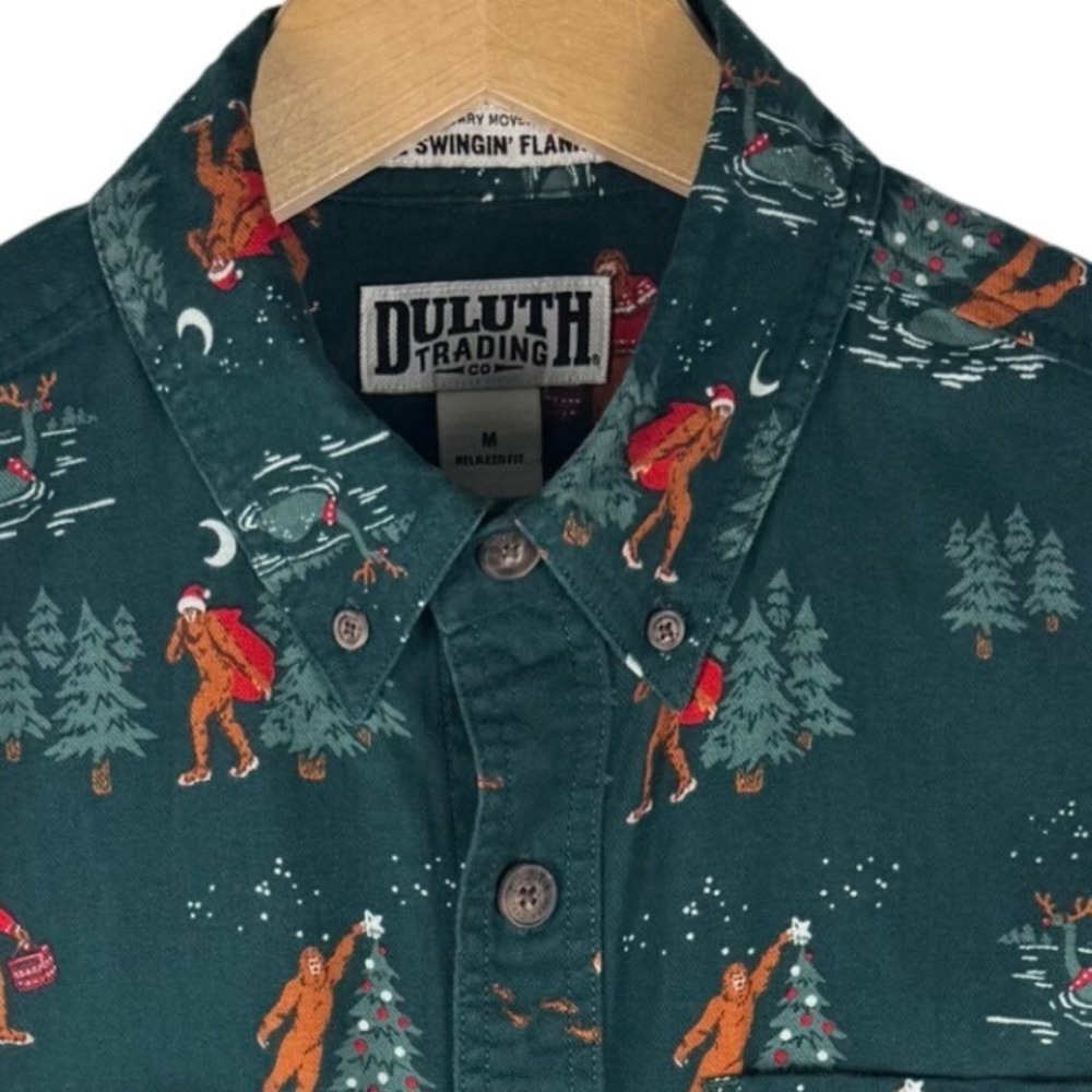 Duluth Trading Co Free Swingin Flannel Shirt Mens M Bigfoot Green Christmas